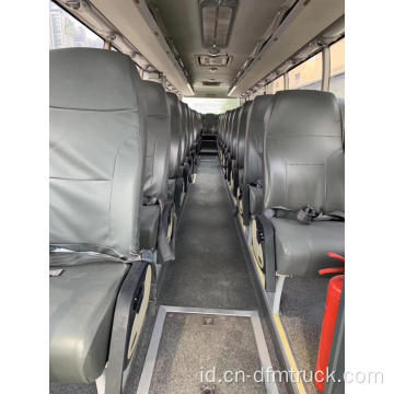 Bus bekas dengan 55 kursi